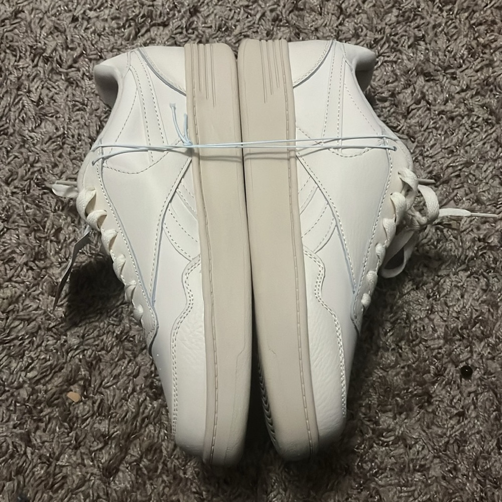 10 Woman’s Reebok